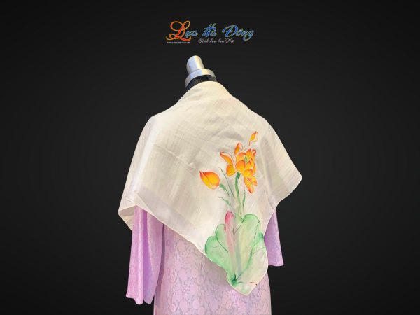 Khăn lụa vuông tơ tằm màu trắng vẽ hoa