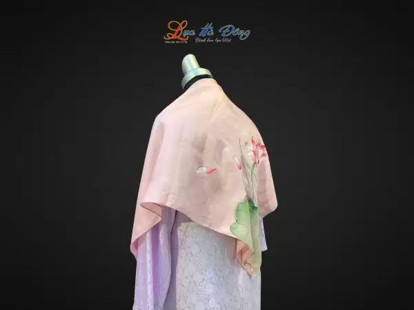 Khăn lụa vuông tơ tằm màu hồng vẽ hoa