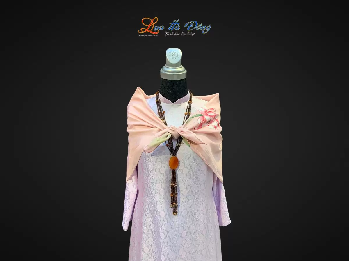 Khăn lụa vuông tơ tằm vẽ hoa (19) Khăn lụa vuông tơ tằm màu hồng vẽ hoa