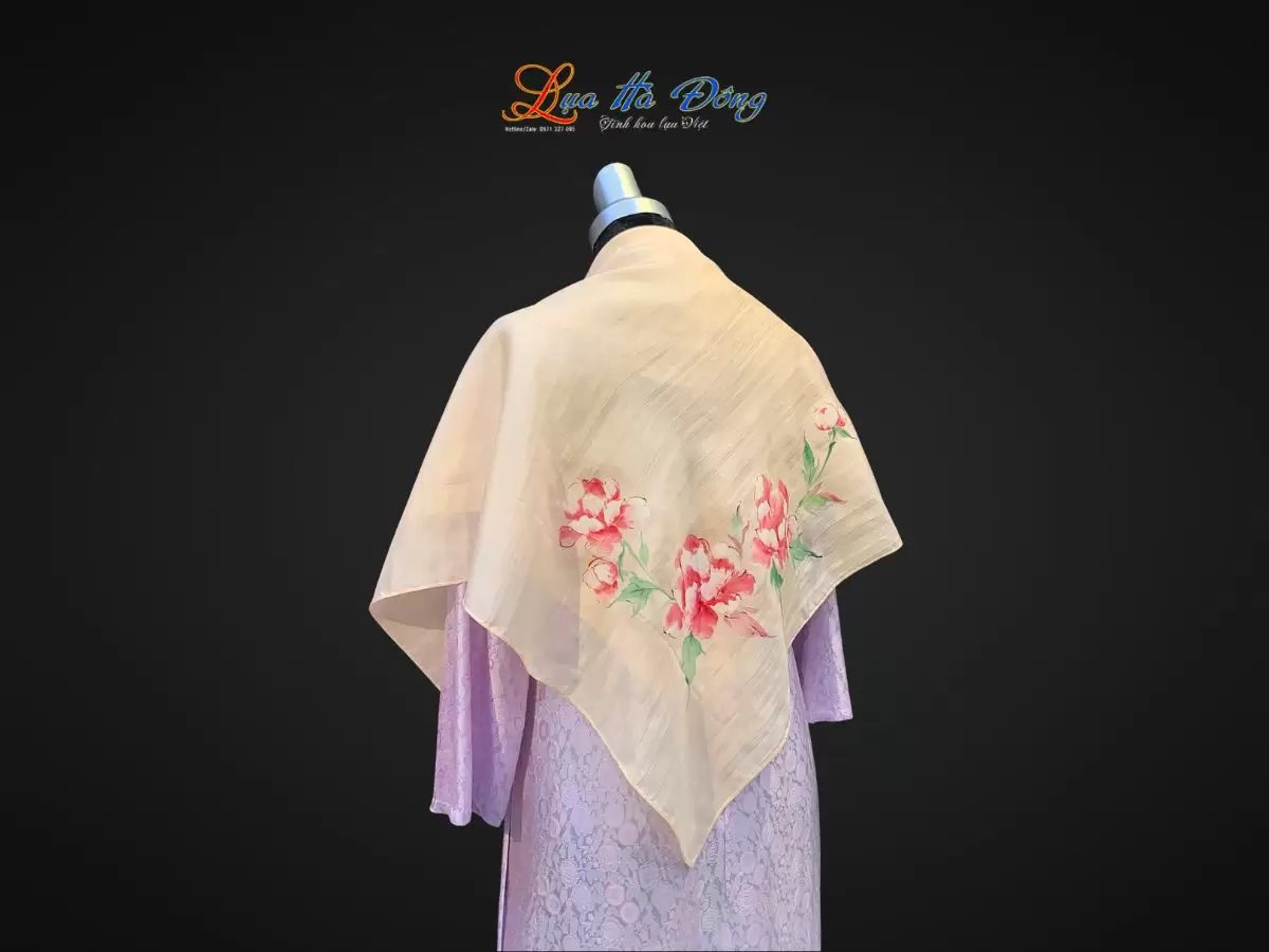 Khăn lụa vuông tơ tằm vẽ hoa (2) Khăn lụa vuông tơ tằm màu hồng vẽ hoa