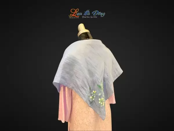 Khăn lụa vuông tơ tằm màu xanh vẽ hoa