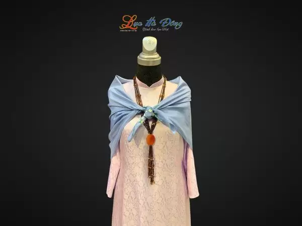 Khăn lụa vuông tơ tằm màu xanh vẽ hoa