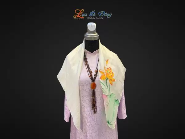 Khăn lụa vuông tơ tằm màu trắng vẽ hoa
