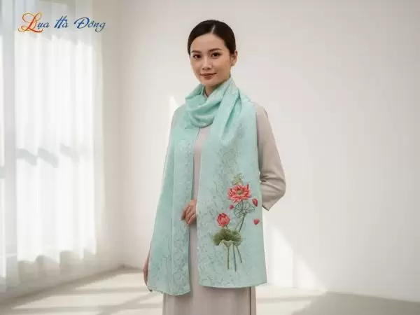 Khăn lụa thêu tay đuôi công xanh mint