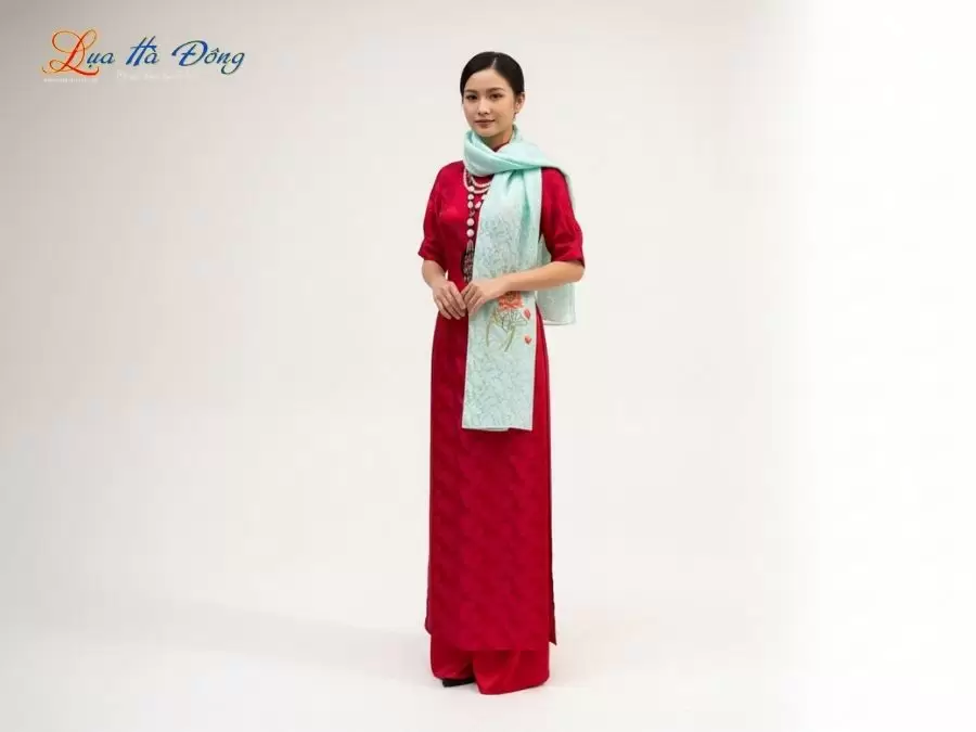 khan-lua-theu-tay-duoi-cong-xanh-mint (3) Khăn lụa thêu tay đuôi công xanh mint