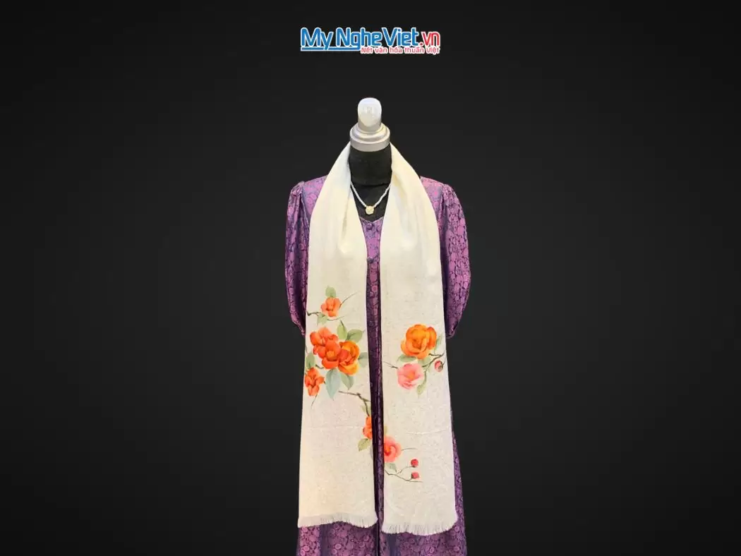 Khăn lụa dệt hoa vẽ tay 100% tơ tằm (2) Khăn lụa đũi họa tiết hoa vẽ tay 100% silk cao cấp