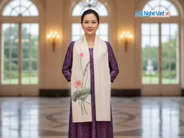 Khăn lụa đũi họa tiết hoa sen thêu tay màu trắng 100% silk cao cấp