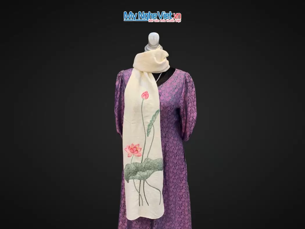 Khăn lụa đũi họa tiết hoa sen thêu tay màu trắng 100% silk cao cấp