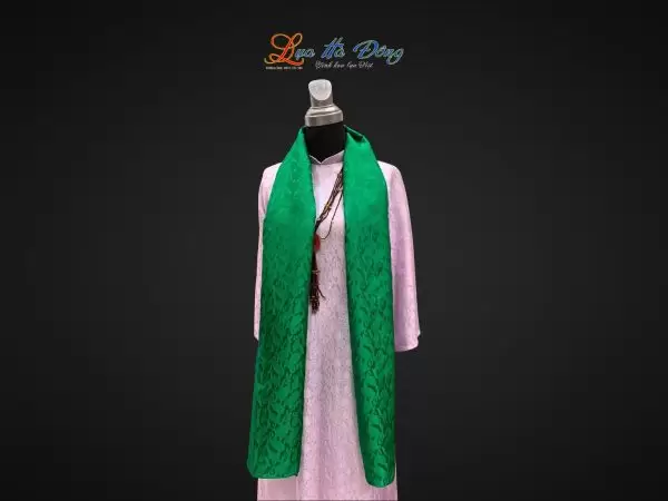 Khăn lụa tơ tằm dài họa tiết đuôi công xanh lá