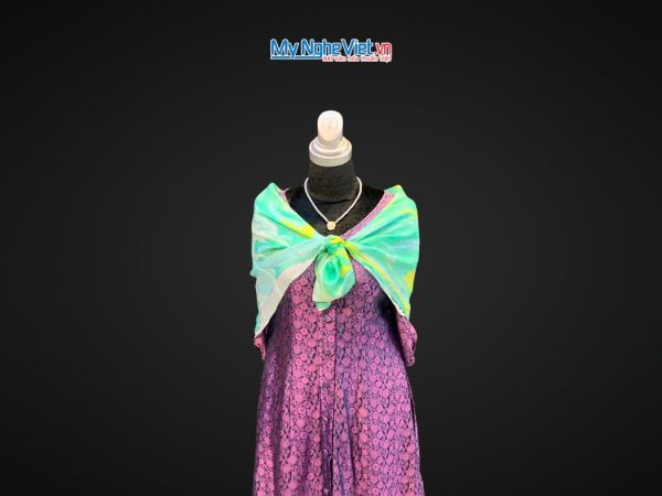 Khăn Lụa Vuông Thủy Ấn Tơ Tằm Màu Xanh Lá