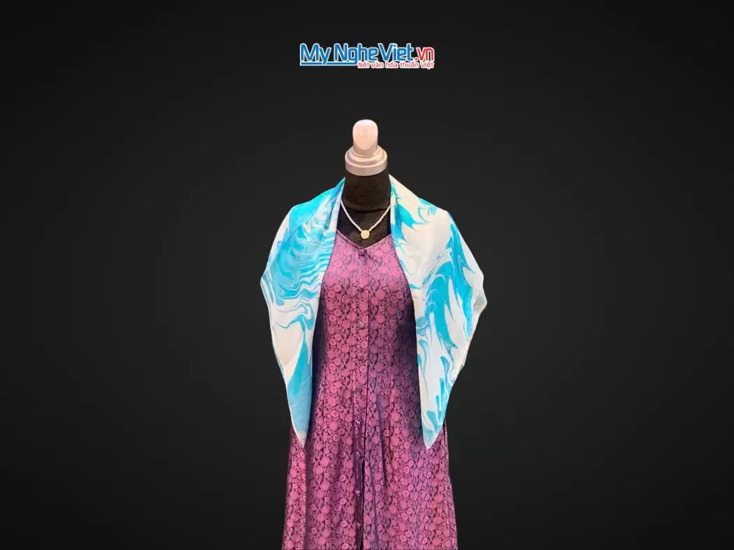 Khăn lụa tơ tằm thủy ấn (18) Khăn Lụa Vuông Thủy Ấn Tơ Tằm Màu Xanh