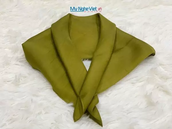 Khăn lụa vuông tơ tằm trơn màu xanh rêu
