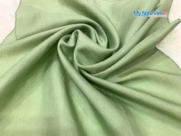 Khăn lụa vuông tơ tằm trơn màu xanh lá