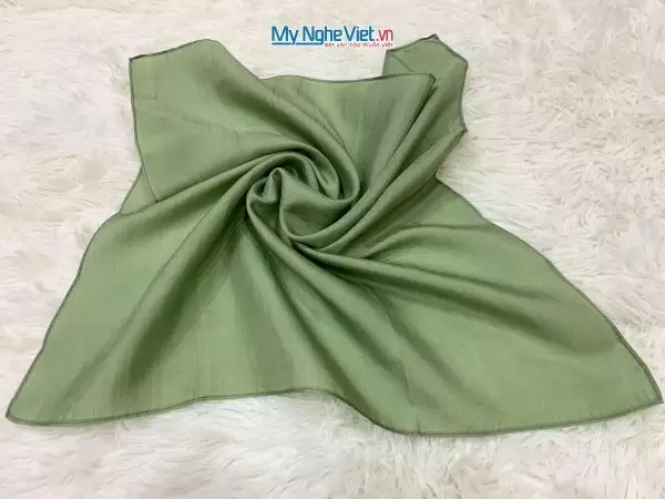 Khăn lụa vuông tơ tằm trơn màu xanh lá