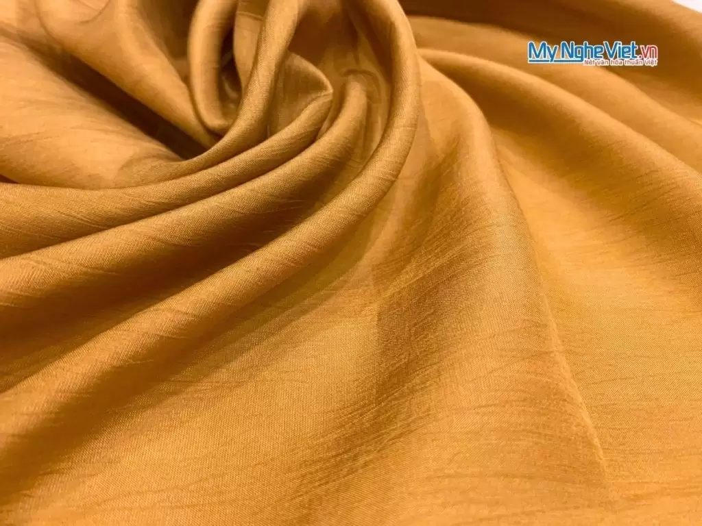 Khăn lụa vuông tơ tằm trơn màu vàng đồng