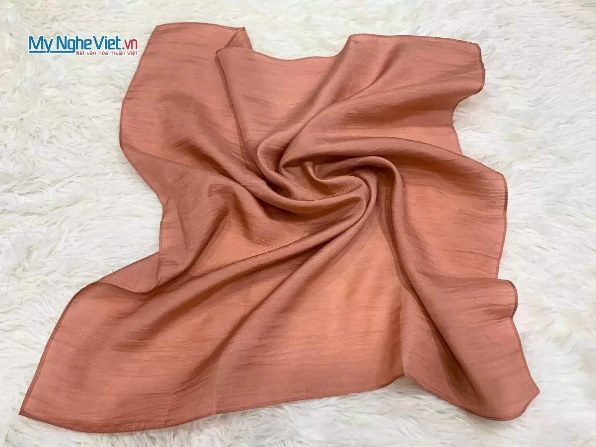 Khăn lụa vuông tơ tằm trơn (38) Khăn lụa vuông tơ tằm trơn màu nâu hồng