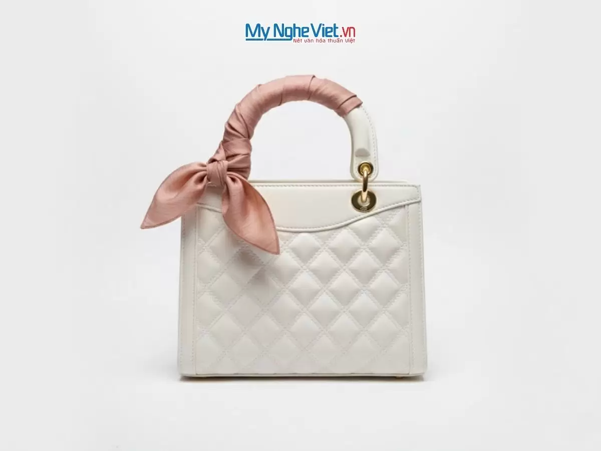 Khăn lụa vuông tơ tằm trơn (39) Khăn lụa vuông tơ tằm trơn màu nâu hồng