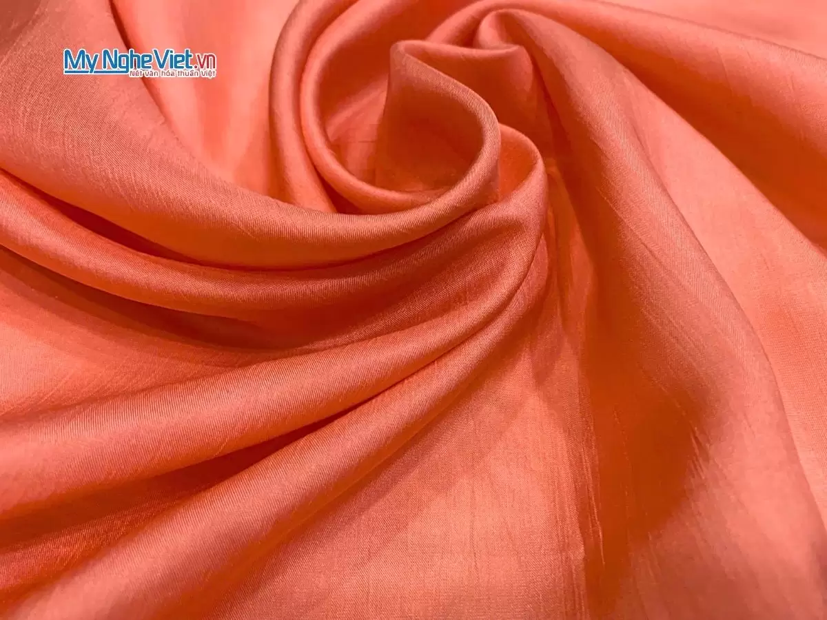 Khăn lụa vuông tơ tằm trơn (43) Khăn lụa vuông tơ tằm trơn màu cam hồng