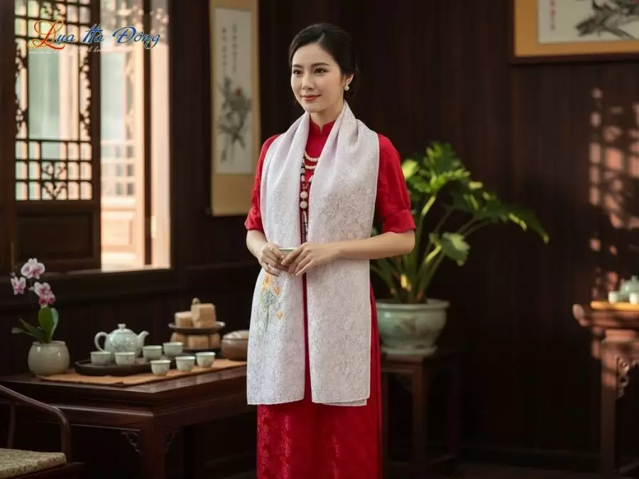 Khăn lụa tơ tằm dài họa tiết hồng nhí tím hoa cà