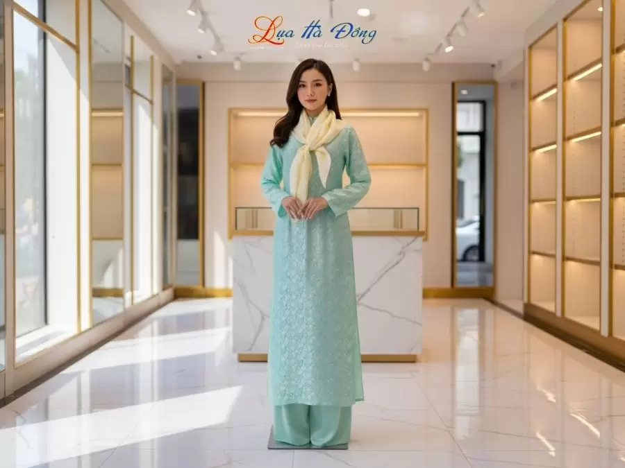 Khăn Lụa Vuông Tơ Tằm Thêu Hoa Sen Họa Tiết Hoa Cúc Màu Vàng Mỡ Gà