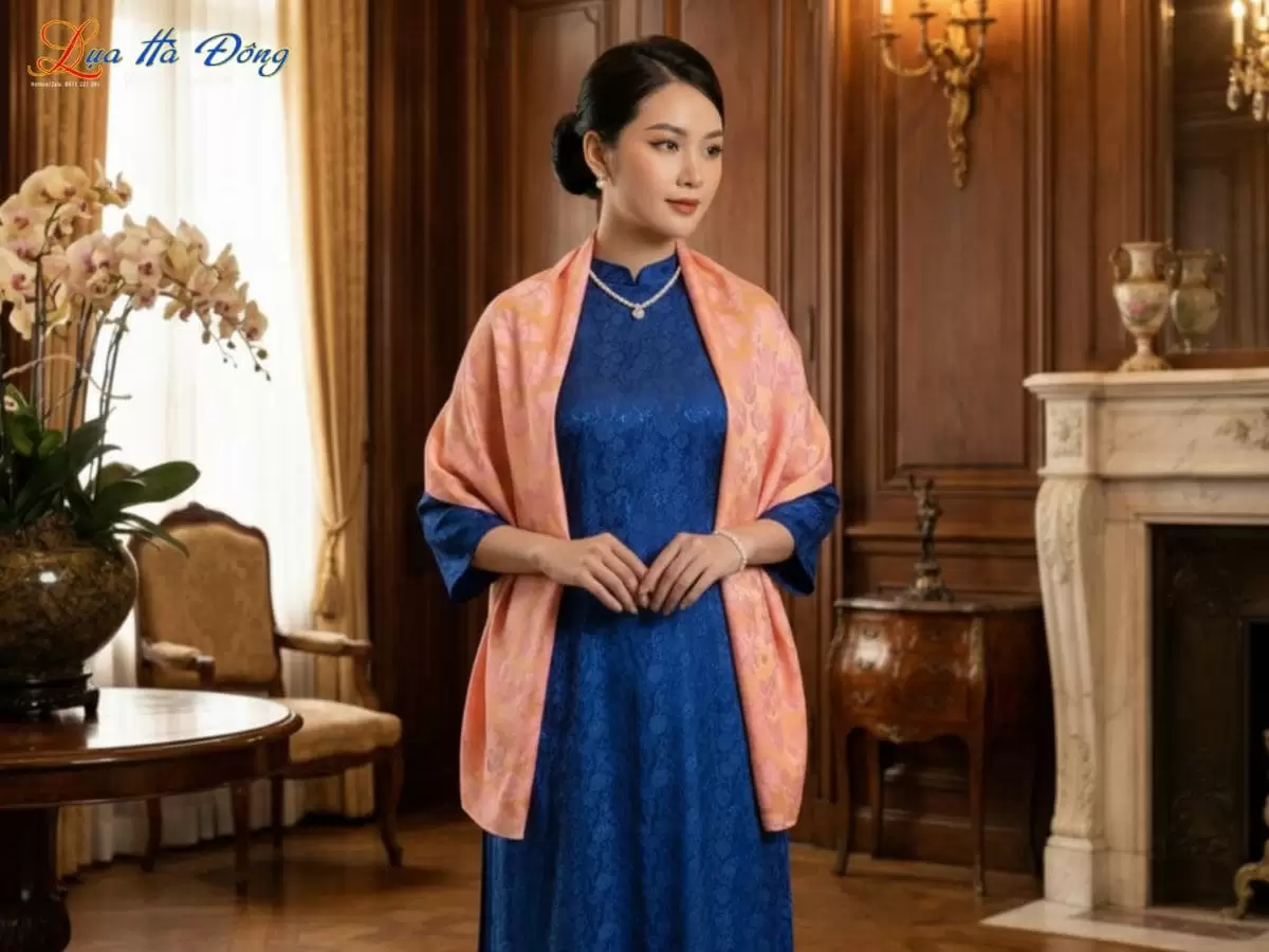 Khăn vuông lụa tơ tằm họa tiết hoa bèo màu vàng cam