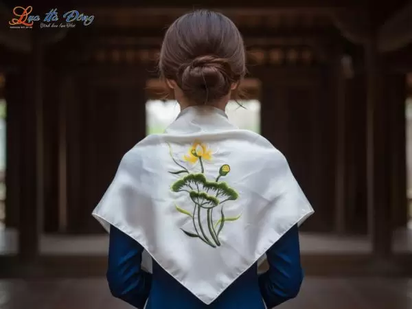 Khăn Lụa Vuông Tơ Tằm Thêu Sen Trơn Màu Trắng