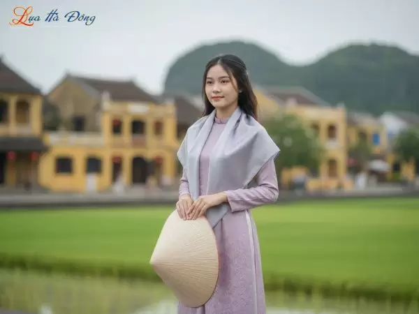 Khăn Lụa Vuông Tơ Tằm Thêu Sen Trơn Màu Xám