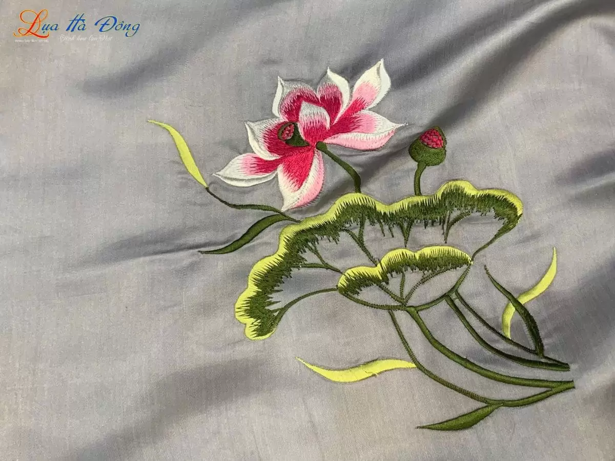 Khăn Lụa Vuông Tơ Tằm Thêu Sen Trơn Màu Xám