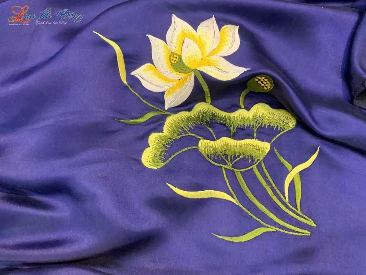 khăn vuông lụa tơ tằm thêu sơn trơn màu xanh than