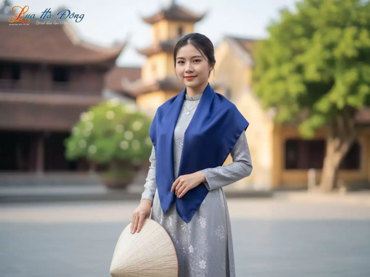 khăn vuông lụa tơ tằm thêu sơn trơn màu xanh than