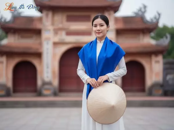 Khăn vuông lụa tơ tằm trơn màu xanh navy