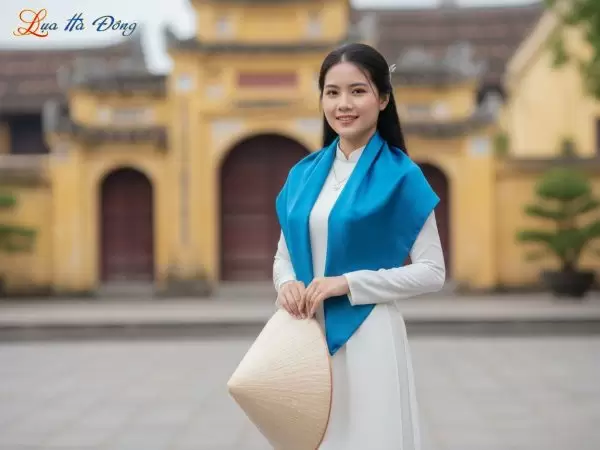 khăn vuông lụa tơ tằm thêu sen trơn màu xanh cổ vịt