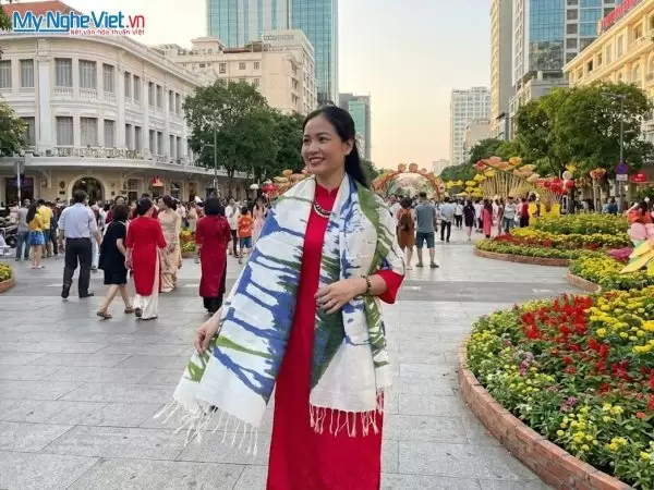 Khăn loang lụa tơ tằm