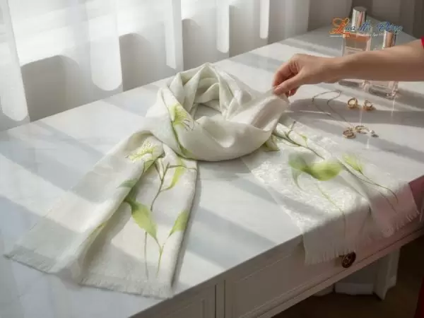Khăn lụa dệt hoa vẽ tay 100% silk cao cấp