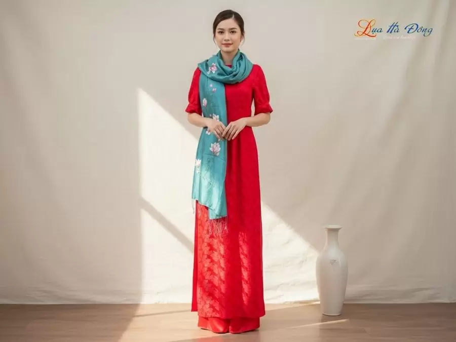 Khăn lụa tơ tằm 100% silk họa tiết hoa mộc lan vẽ tay