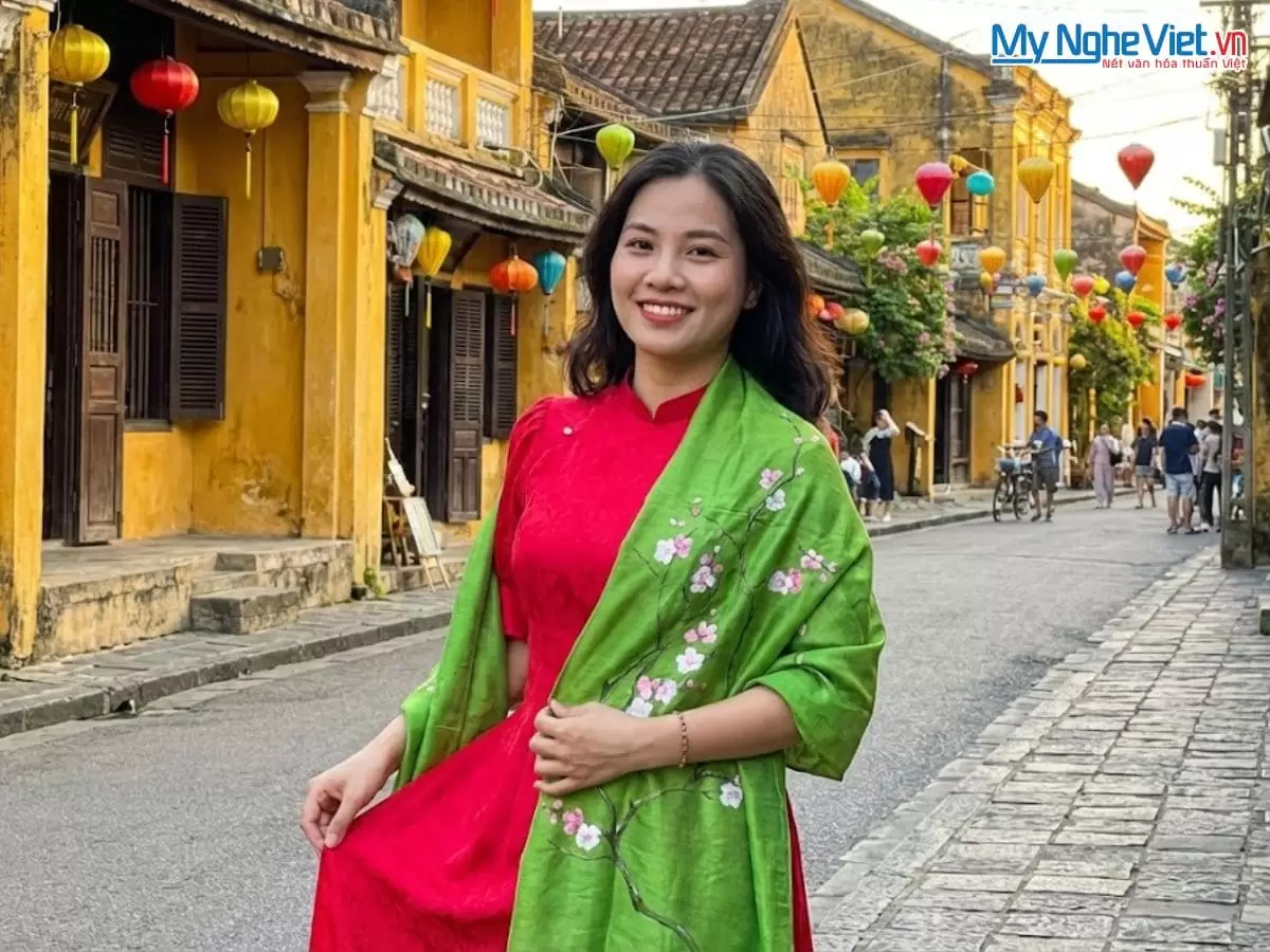 Khăn lụa tơ tằm vẽ tay hoa đào tua rua 100% silk