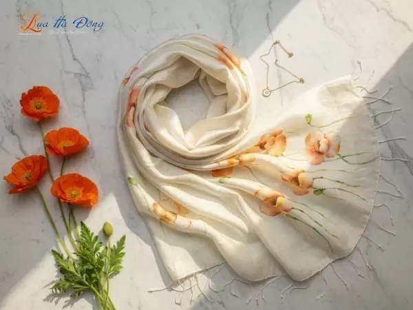 Khăn lụa tơ tằm vẽ tay hoa tua rua 100% silk
