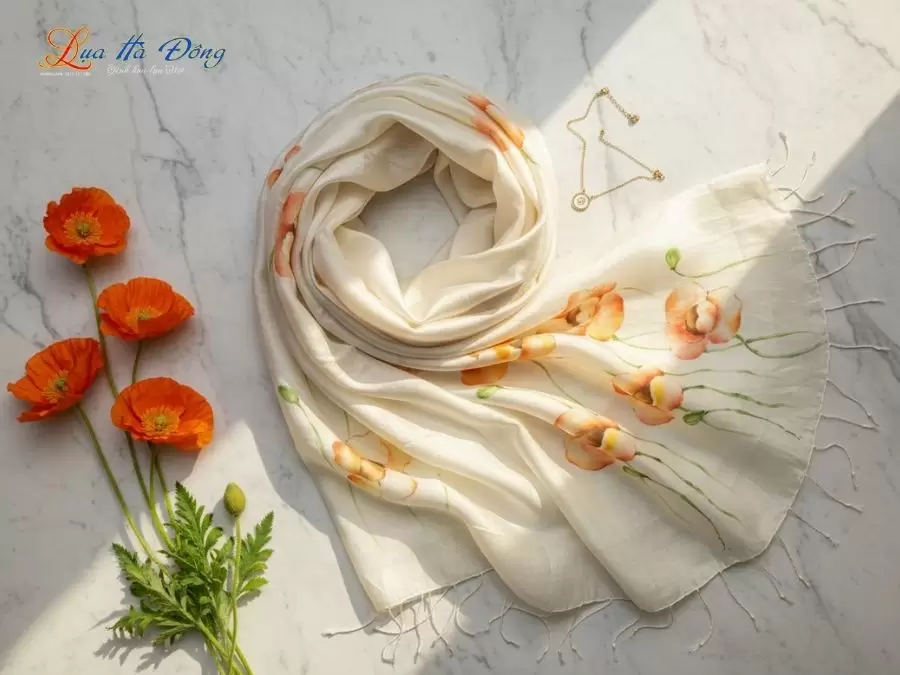 Khăn lụa tơ tằm vẽ tay hoa tua rua 100% silk