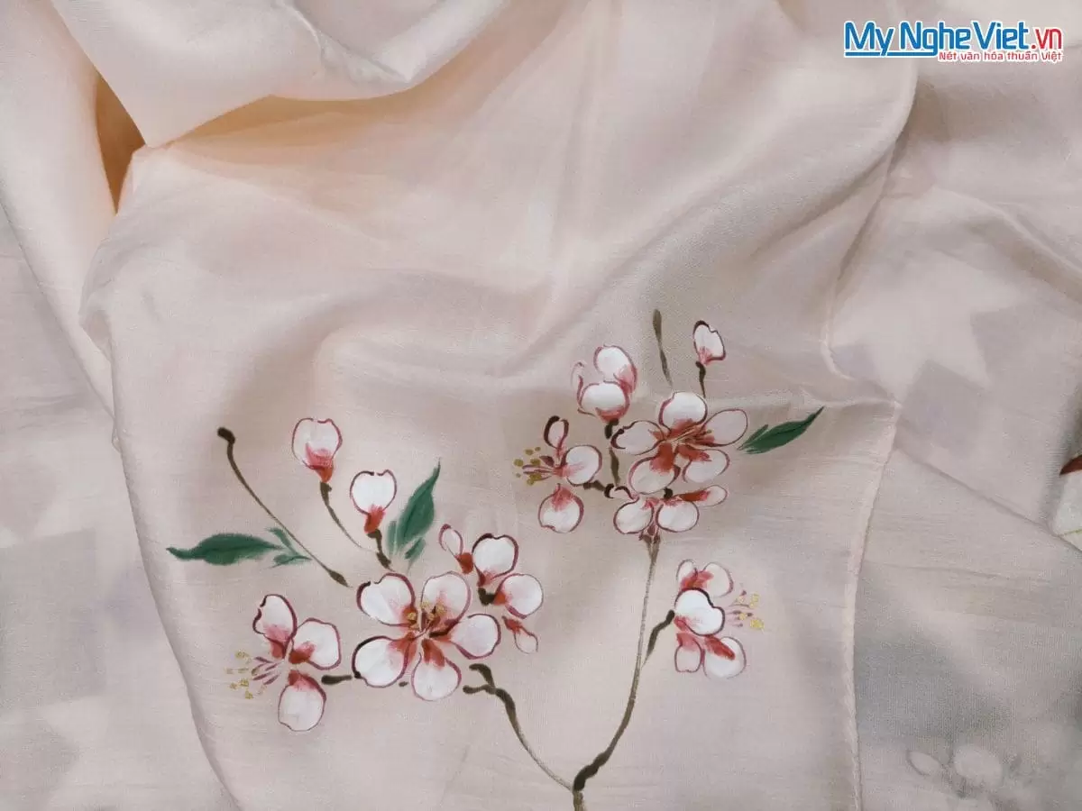 Khăn lụa vuông tơ tằm màu cam vẽ hoa