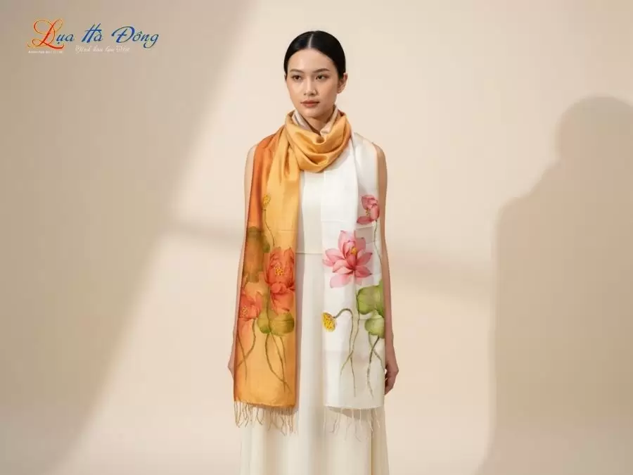 Khăn lụa tơ tằm vẽ tay hoa tua rua 100% silk