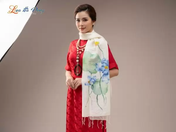 Khăn lụa tơ tằm vẽ tay hoa tua rua 100% silk