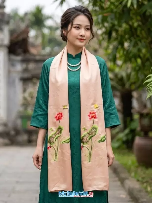 Khăn Lụa Tơ Tằm Thêu Sen Trơn 45x180cm MNV-LNL45180/13