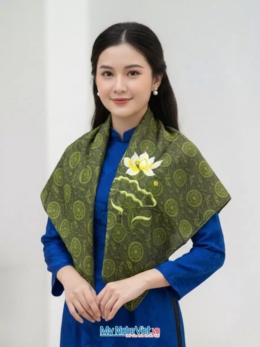khan-lua-to-tam-theu-hoa-sen-3.jpg