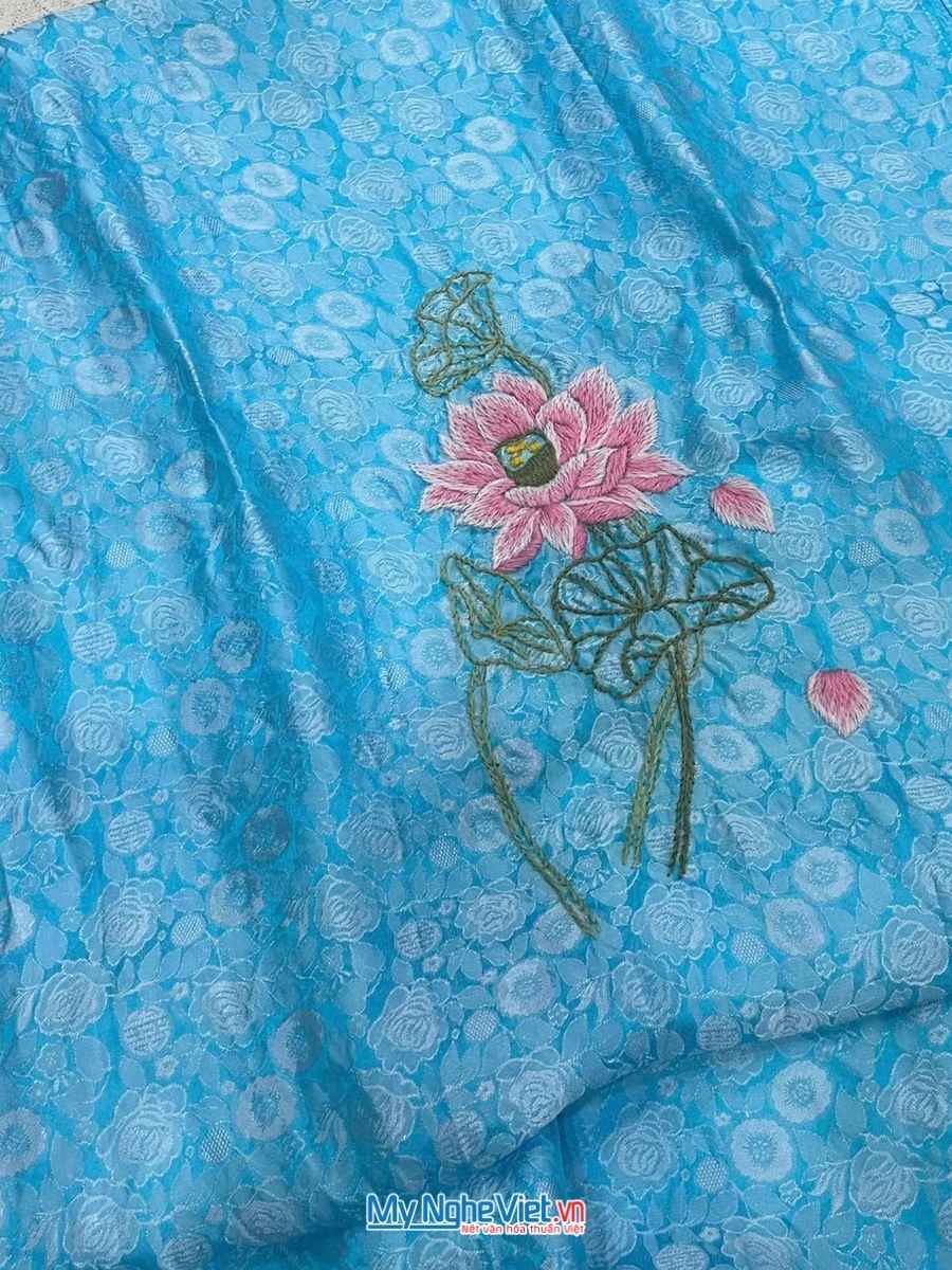 khan-lua-to-tam-theu-tay-cao-cap (2) Khăn lụa tơ tằm thêu tay cao cấp