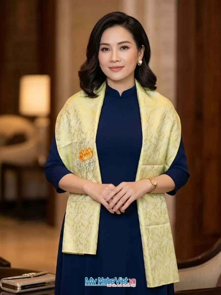 Khăn lụa tơ tằm thêu tay cao cấp