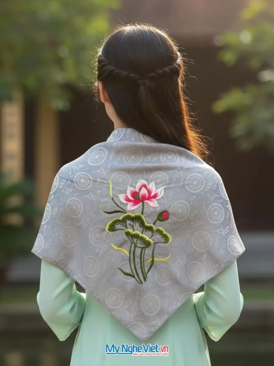 khan-lua-vuong-to-tam-theu-sen-1.jpg