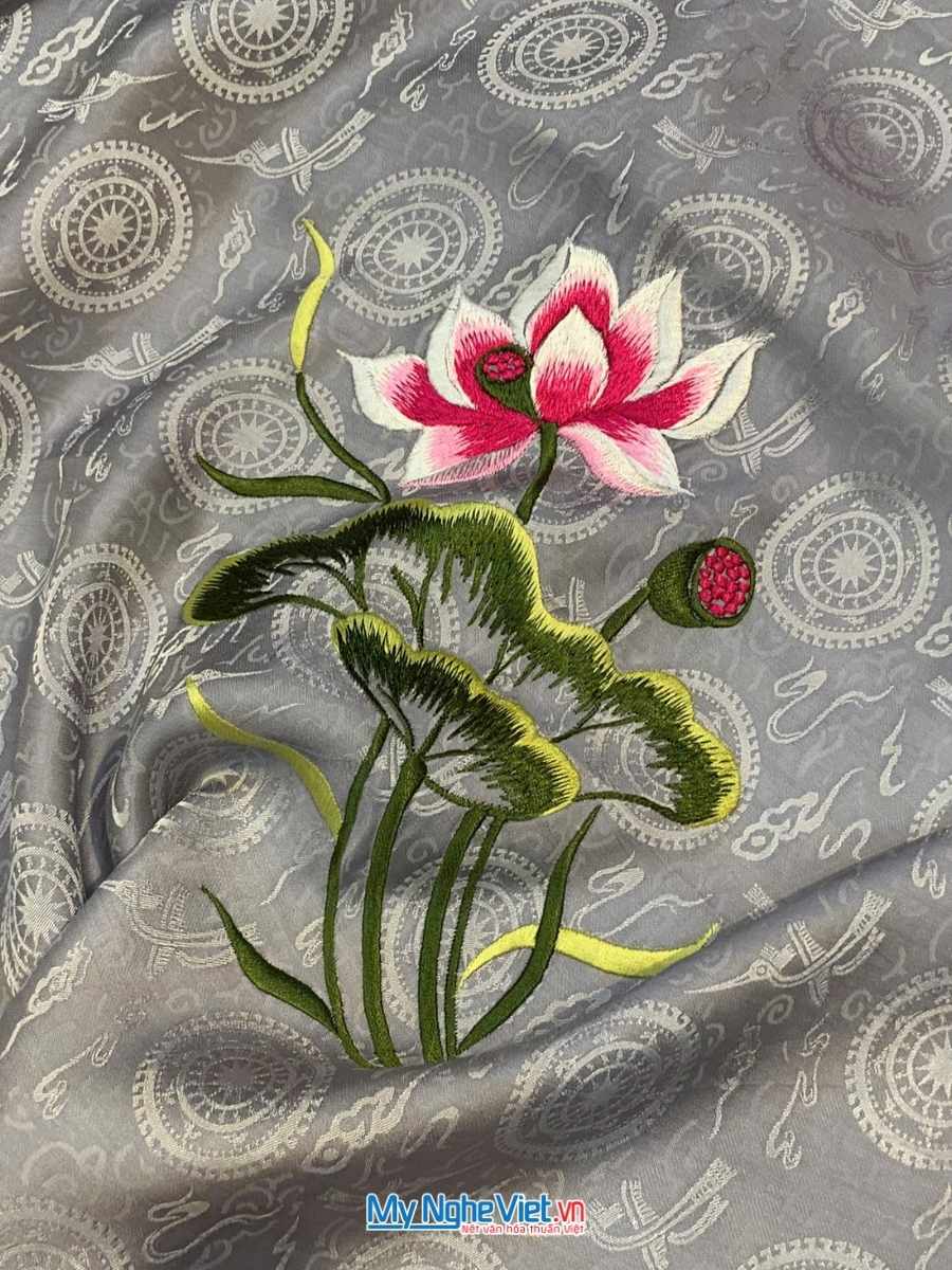 khan-lua-vuong-to-tam-theu-sen-5.jpg