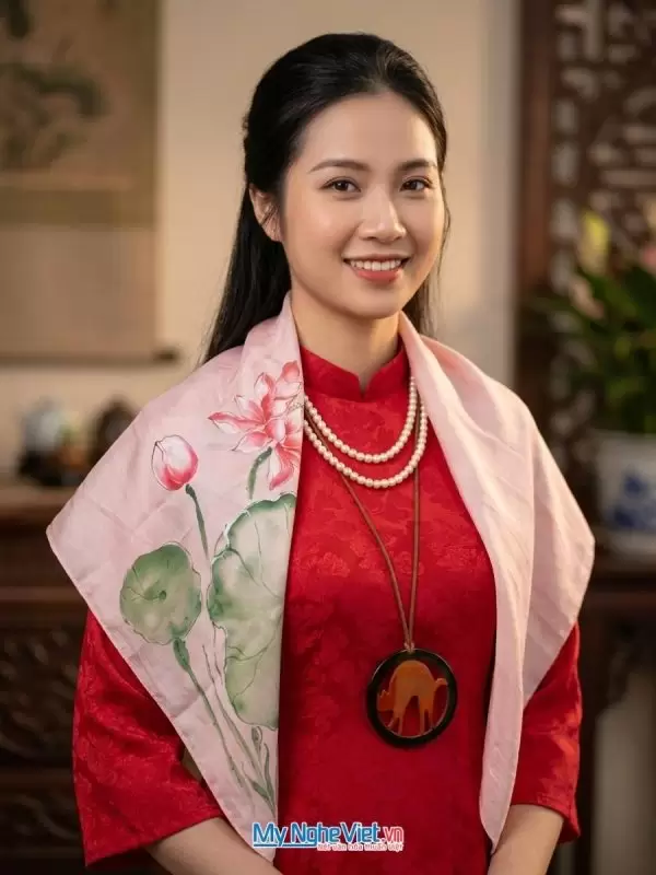 Khăn Lụa Tơ Tằm Vẽ Hoa Màu Hồng San Hô 85 x 85 cm MNV-PT8585/1
