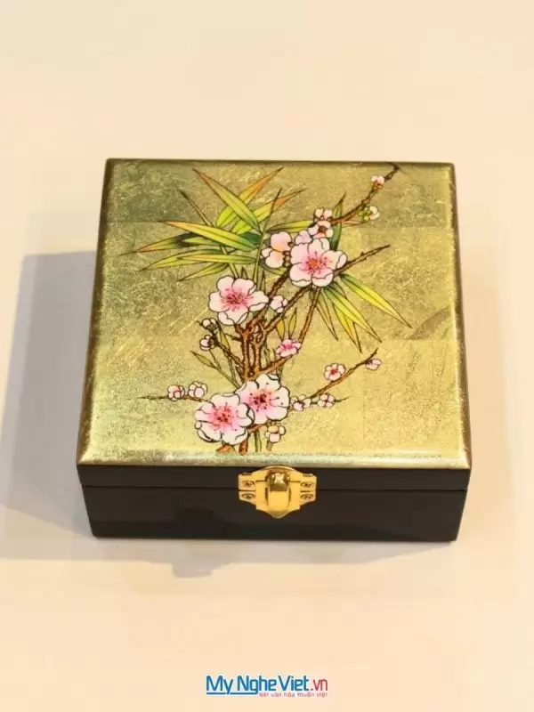 Set quà tặng khăn lụa và hộp sơn mài. Quà tặng đối tác, khách du lịch